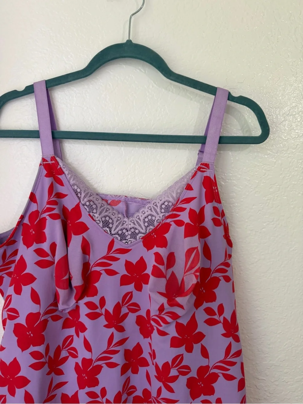 Ruby Ribbon Diva Lace Vibrant Red Hibiscus Cami Size 48